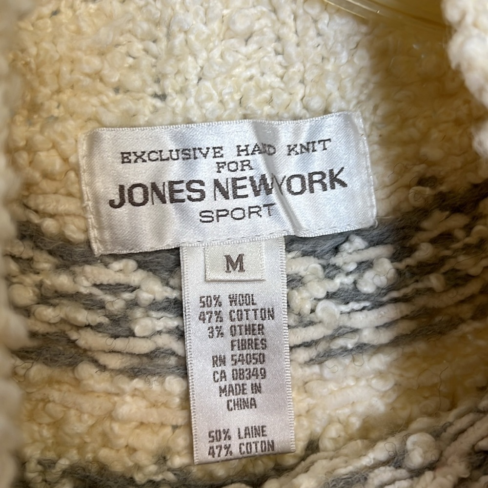 Vintage Deadstock Jones NY Hand Knit Cozy White and Gray Turtleneck Sweater- M - Picture 4 of 6